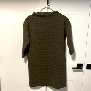 ⚫️ Uniqlo ⚫️ olive green textured dress - size small